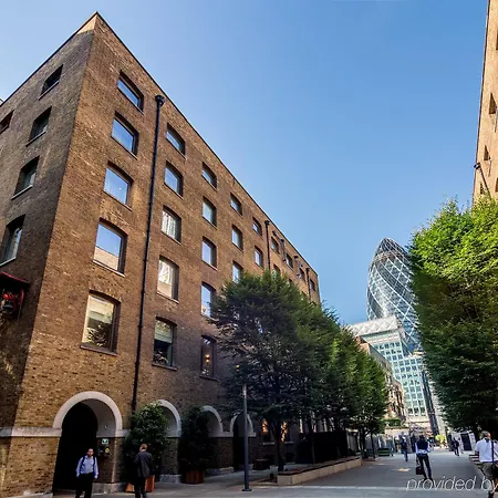 Devonshire Club & Hotel